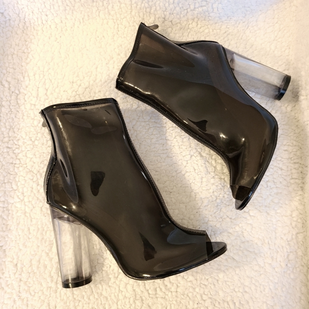Cape Robbin - Benny - open toe clear black heels